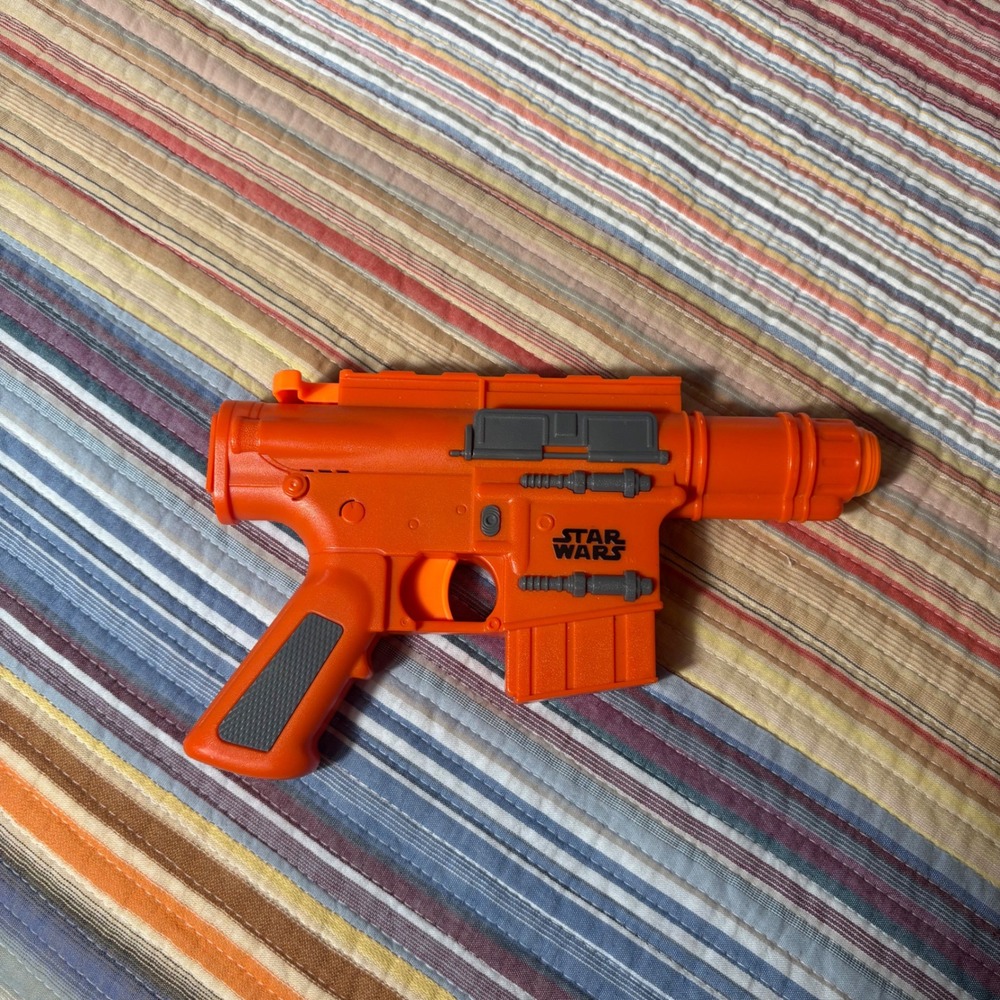 Star Wars Han Solo DL-44 Blaster Hasbro Electronic Toy Orange Grey C-022G